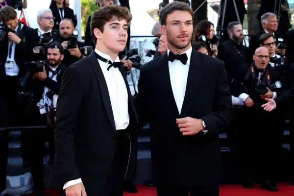 Franco Colapinto sorprendió a todos en la alfombra roja del Festival de Cannes