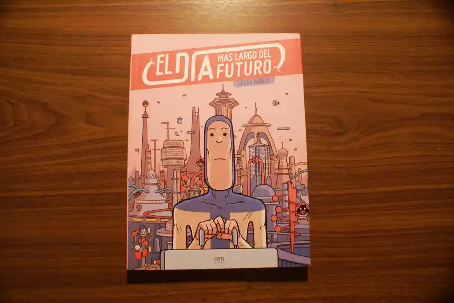 CLIMA FUTURISTA. ''El día más largo del futuro'' de Lucas Varela es una historieta sin diálogo que podría ser una adaptación muda. / MERCADO LIBRE
