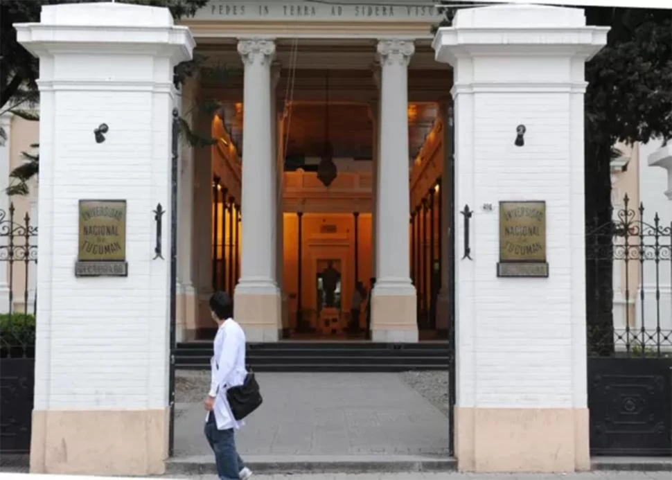 CAPACITACIÓN. La UNT avanza en la aplicación de la disposición nacional.