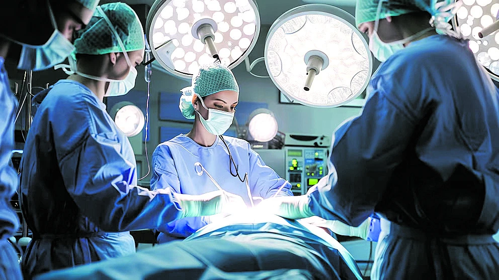 PIONERO. La operación se realizó sobre Oscar Larrainzar, de 41 años.