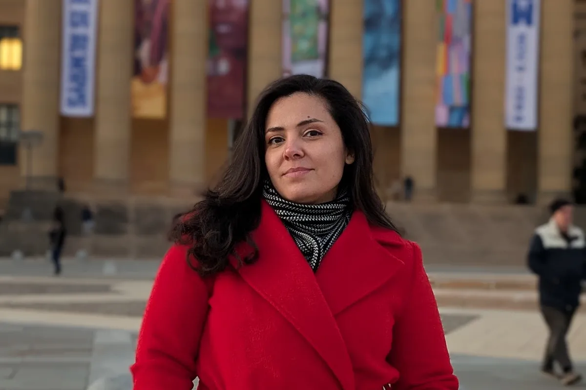 TRAYECTORIA EN EL ARTE. Romina, en las afueras del Museo de Arte de Filadelfia, durante su beca Fullbright. / CORTESÍA ROMINA ROSCIANO FANTINO