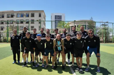 Pan, fútbol y videos caseros: la historia argentina detrás del Mundial de Minifootball en Azerbaiyán