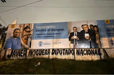 Pintadas que postulan a Noguera y un reclamo a Jaldo: a favor o en contra de Milei