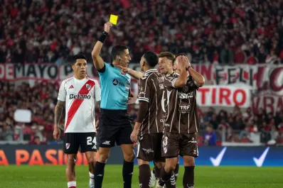 El revelador comentario de Falcón Pérez al arquero de Platense tras la eliminación de River: “Pidió perdón”