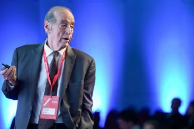 Ricardo Arriazu advirtió sobre el escepticismo internacional dado el historial de crisis del país