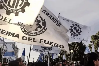 Trabajadores de Tierra del Fuego paran y marchan contra las medidas arancelarias del gobierno nacional