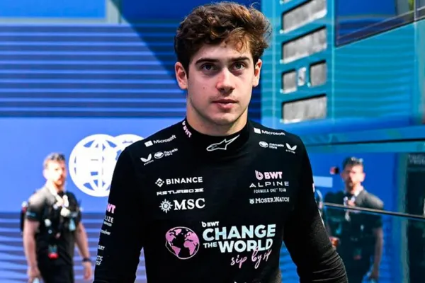 El percance de Franco Colapinto al presentar el GP de Mónaco a los  seguidores de Alpine