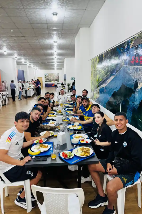 Pan, fútbol y videos caseros: la historia argentina detrás del Mundial de Minifootball en Azerbaiyán