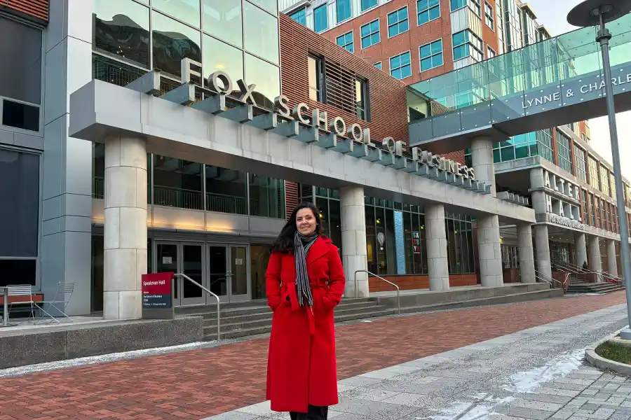 BECA INTERNACIONAL. En la Escuela de Negocios Fox de la Universidad de Temple, donde estudió para Fulbright. / CORTESÍA ROMINA ROSCIANO FANTINO