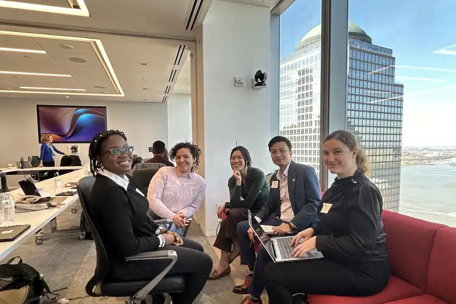 FORMACIÓN EN LIDERAZGO. Romina en el Taller de Liderazgo en el One World Trade Center. / CORTESÍA ROMINA ROSCIANO FANTINO