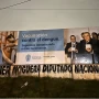 Pintadas que postulan a Noguera y un reclamo a Jaldo: a favor o en contra de Milei
