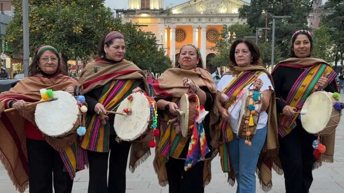 Más de 100 artistas en escena: así será el festejo del 25 de Mayo en la plaza Independencia