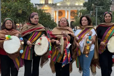 Más de 100 artistas en escena: así será el festejo del 25 de Mayo en la plaza Independencia