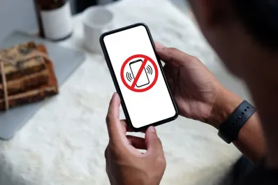 Qué significa tener el celular en silencio, según la psicología