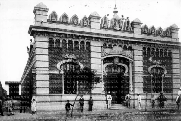 Recuerdos fotográficos: la comisaría del barrio