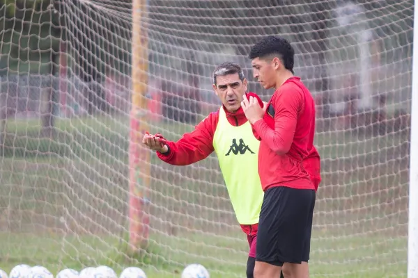 “Si nos detenemos en la crítica, se nos complica a todos”, dijo Martos en la previa del duelo contra Quilmes
