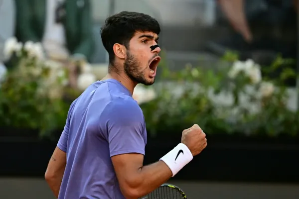 Carlos Alcaraz vs Jannik Sinner: la nueva rivalidad que define Roland Garros 2025