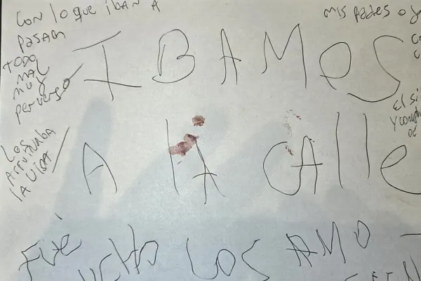 Difunden una foto de la carta que dejó la mujer que habría asesinado a su familia en Villa Crespo