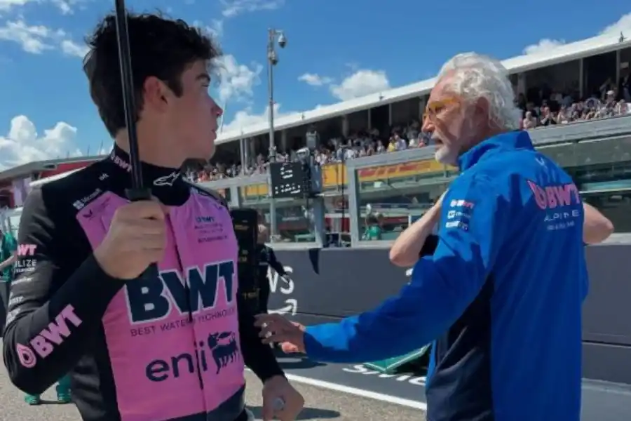 CONFORME. Colapinto y Briatore trabajan para obtener mejores resultados.