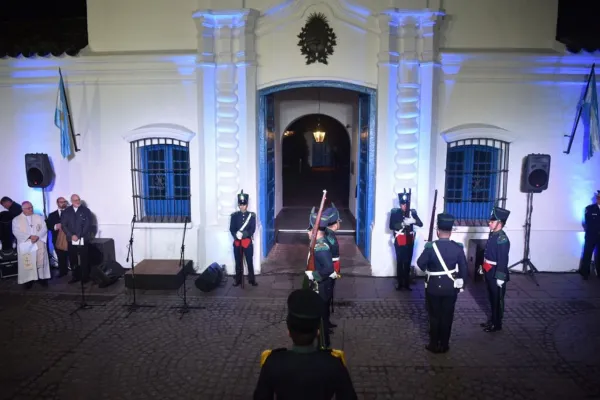 Vigilia patria en la peatonal Congreso: folklore y ballet para recibir el 25 de Mayo