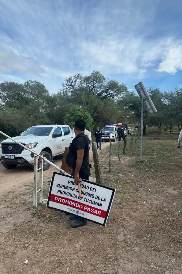 EN ORDEN. La Provincia hizo posesión del predio del club de pesca El Cardumen, en Ticucho.