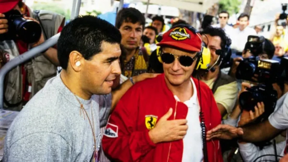 Diego Maradona charló con Niki Lauda, en el GP de Mónaco de 1995.