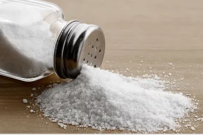 Poner sal en la ventana atrae la prosperidad y aleja las malas energías