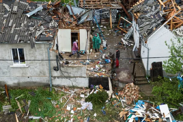 Ataque aéreo de Rusia a Ucrania deja al menos 12 muertos y 79 heridos