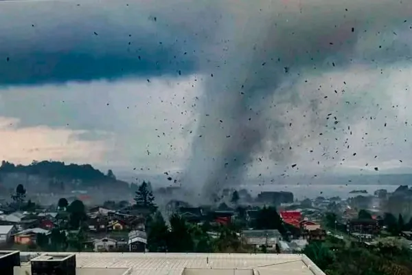 Un tornado en el sur de Chile generó daños materiales y hay alerta por trombas marinas