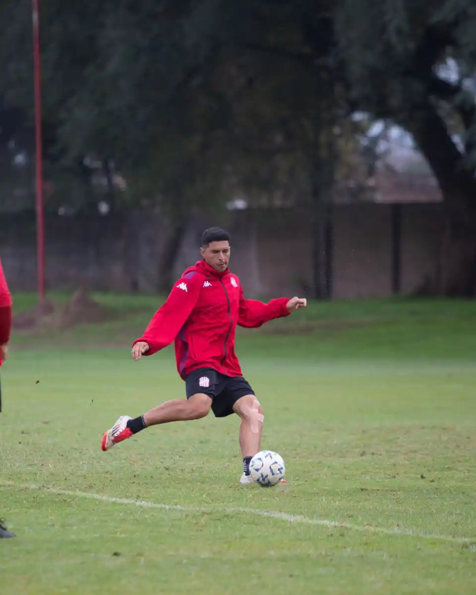 AFINA LA PUNTERÍA. El “9” se mostró muy activo durante las últimas prácticas.