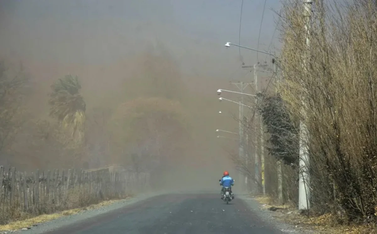 Avanza sobre Argentina una alerta meteorológica por vientos de hasta 100 kilómetros por hora