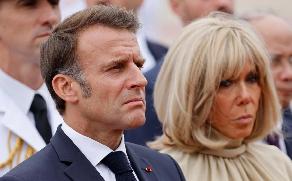El gobierno francés cambió la explicación sobre el violento episodio entre Macron y su esposa