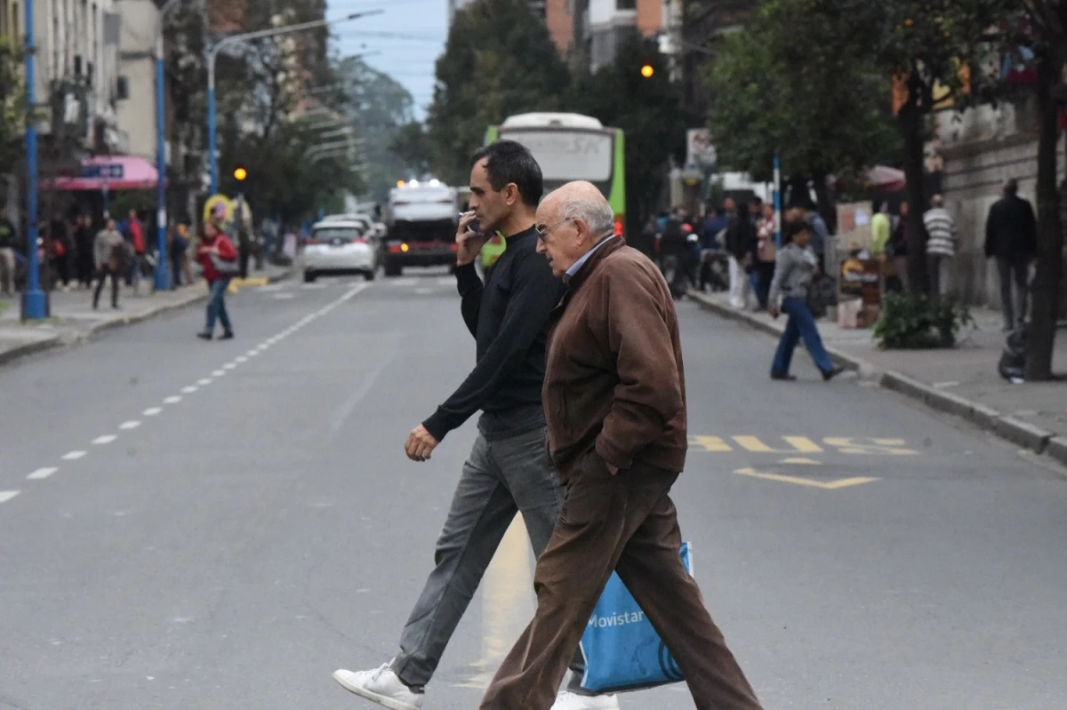 ABRIGADOS. Se espera el ingreso de aire polar que derrumbará la temperatura en la provincia. LA GACETA/FOTO DE ANALÍA JARAMILLO