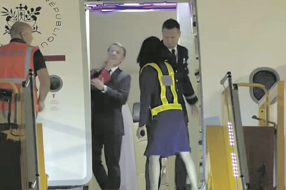 “Era una broma”, dijo Macron sobre el bofetón de su esposa