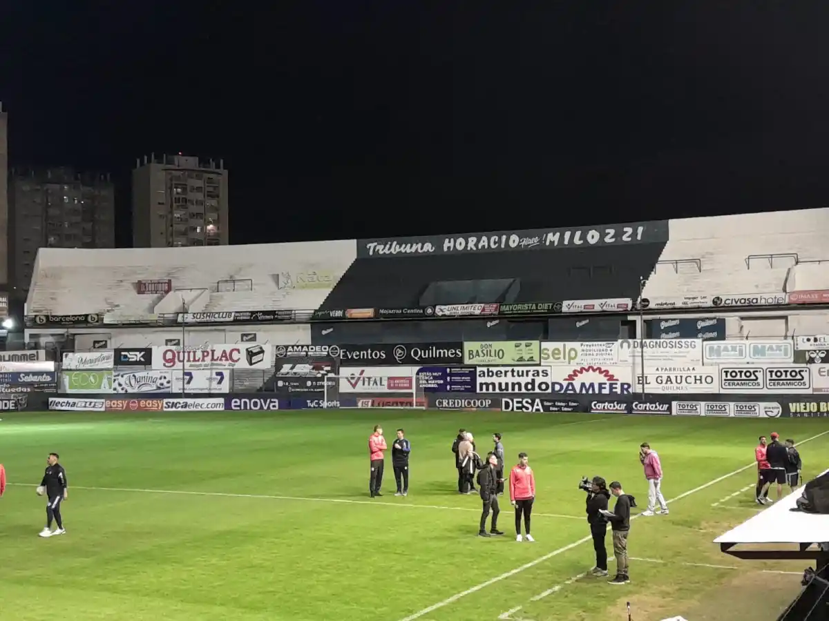 Cervezas, goles y destierro: la historia que conecta a Quilmes con Tucumán