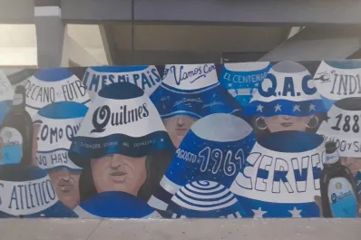 Cervezas, goles y destierro: la historia que conecta a Quilmes con Tucumán