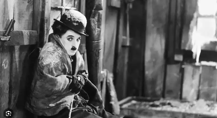 MENSAJE. La película “enseña” que la material no es la única riqueza.