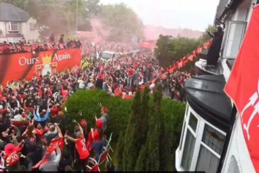 Veintisiete personas heridas, entre ellas cuatro niños, es el saldo hasta el momento de la multitud que fue atropellada en Liverpool