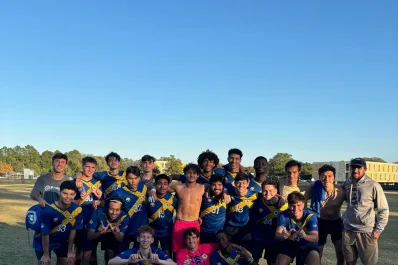 El universitario tucumano que cruzó fronteras con su sueño bajo el brazo y una pelota en los pies