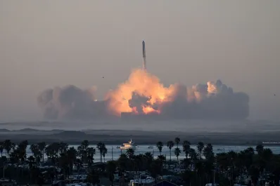 Después de dos feroces explosiones, SpaceX lanzará hoy su masiva nave espacial