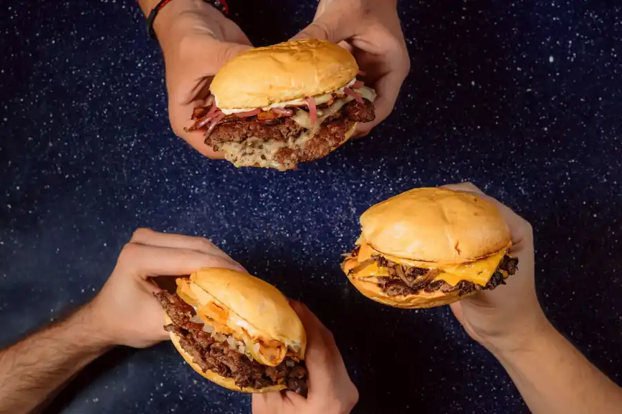 Ruddy's celebra el Día de la Hamburguesa con una edición especial de sabor, expansión y orgullo tucumano