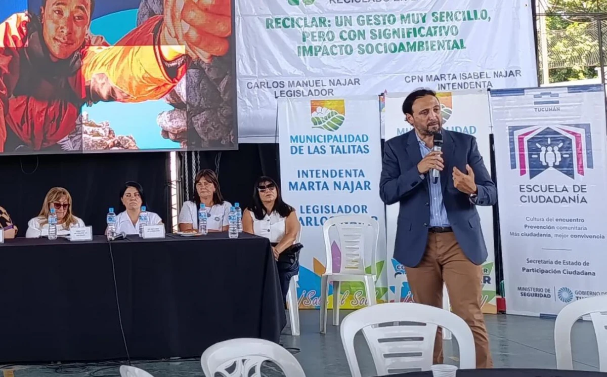 Implementan un programa para adolescentes sobre entornos digitales en las escuelas y colegios