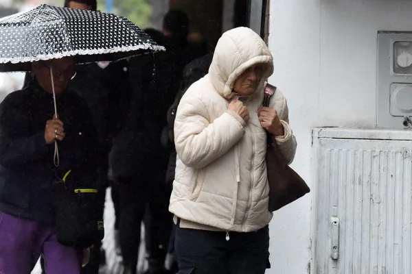 El tiempo en Tucumán: el frío y la tenue lluvia llegaron a mediodía