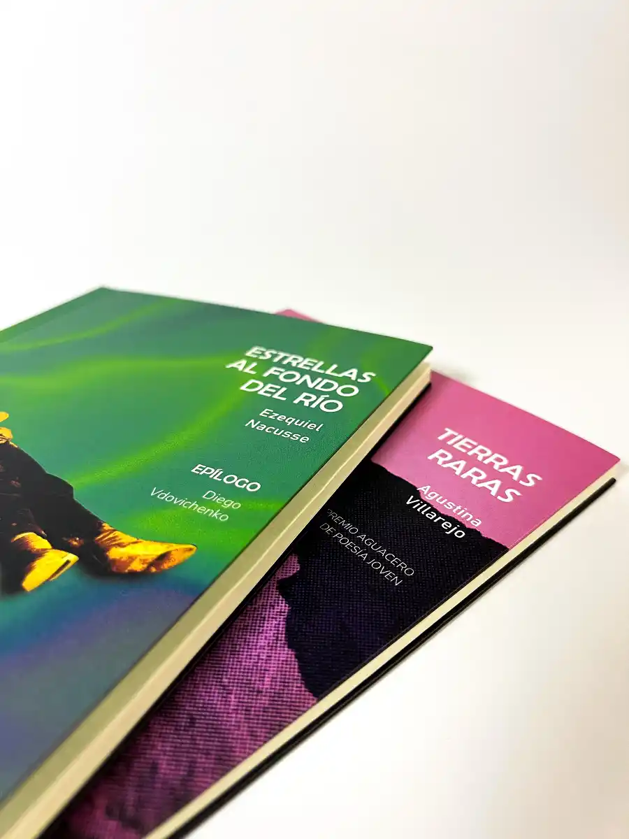 Ezequiel Nacusse (Poeta y organizador del FILT) y Agustina Villarejo (Ganadora del I Premio Aguacero de Poesía Joven 2023)