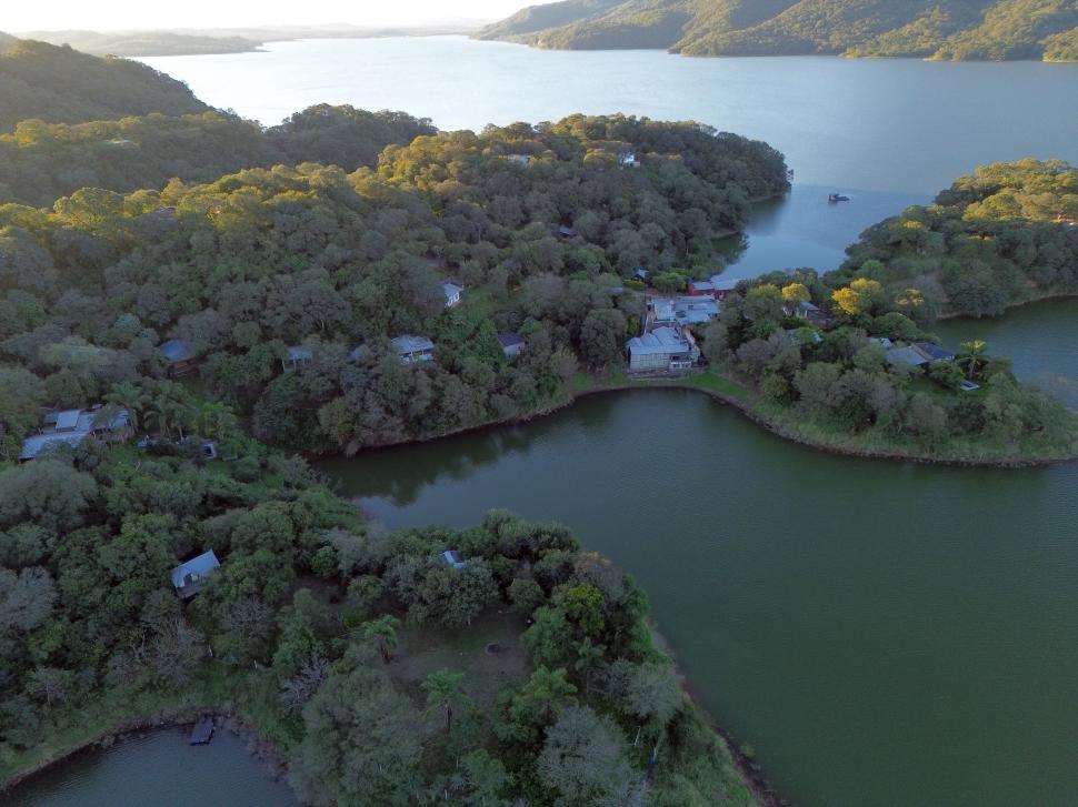 PRUEBAS CONTUNDENTES. En Villa del Lago, varias propiedades fueron construidas en zonas prohibidas por cuestiones hidrológicas. Otras, se edificaron en zonas de barrancos.