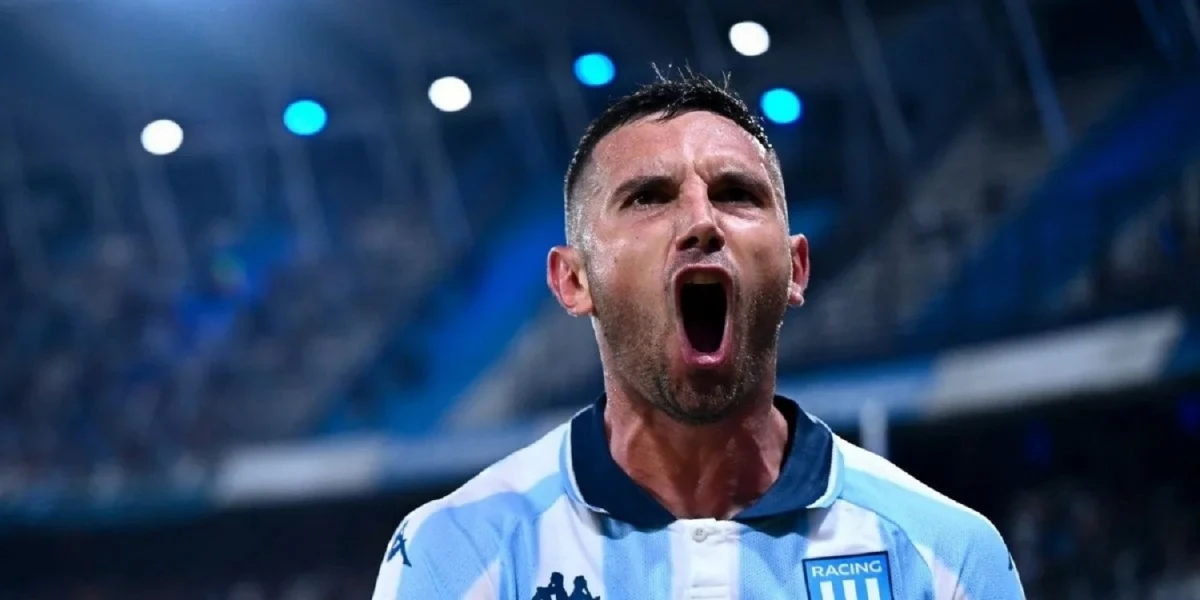 Una maravilla: Adrián Martínez hizo un gol agónico y se metió en la historia de Racing