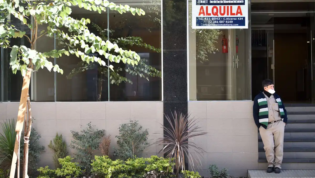 RENOVACIONES. Algunos contratos, firmados hace tres años, podrían tambien beneficiarse ahora con la baja de la inflación.