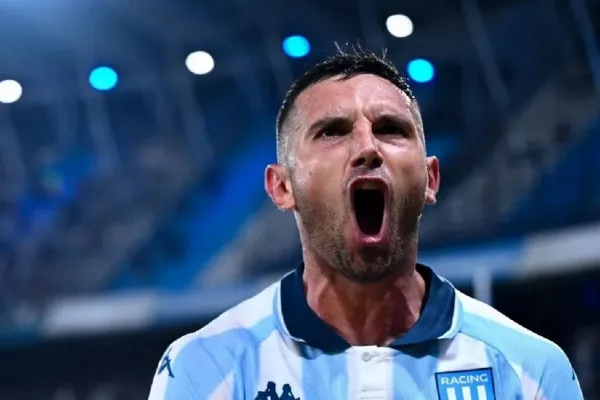 Una maravilla: Adrián Martínez hizo un gol agónico y se metió en la historia de Racing