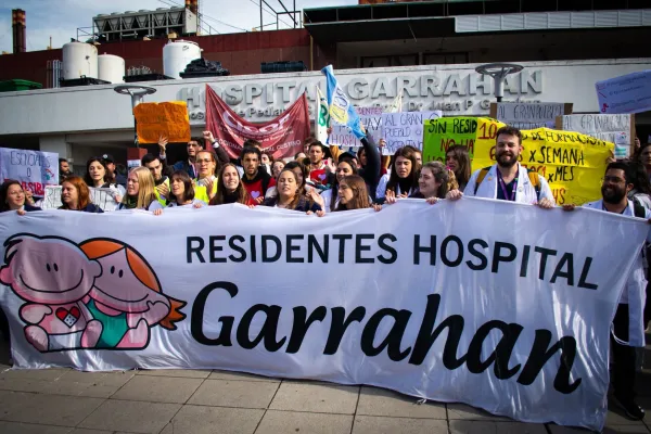 Conflicto en el hospital Garrahan: el gobierno de Milei pide suspender el paro para avanzar en un acuerdo salarial
