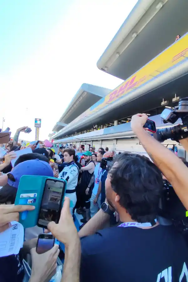 Colapinto recibió un regalo bien argentino de un fan que vive en Barcelona ¿qué dijo?